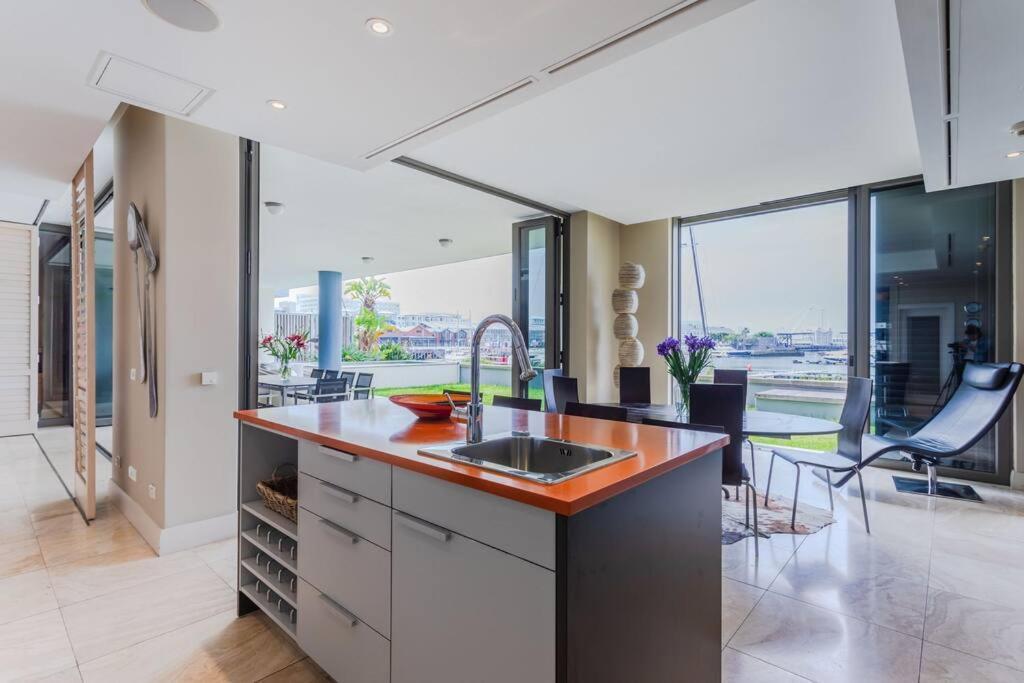 Outstanding V&A Marina Waterfront Apartment Cape Town Ngoại thất bức ảnh