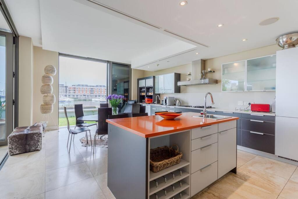 Outstanding V&A Marina Waterfront Apartment Cape Town Ngoại thất bức ảnh